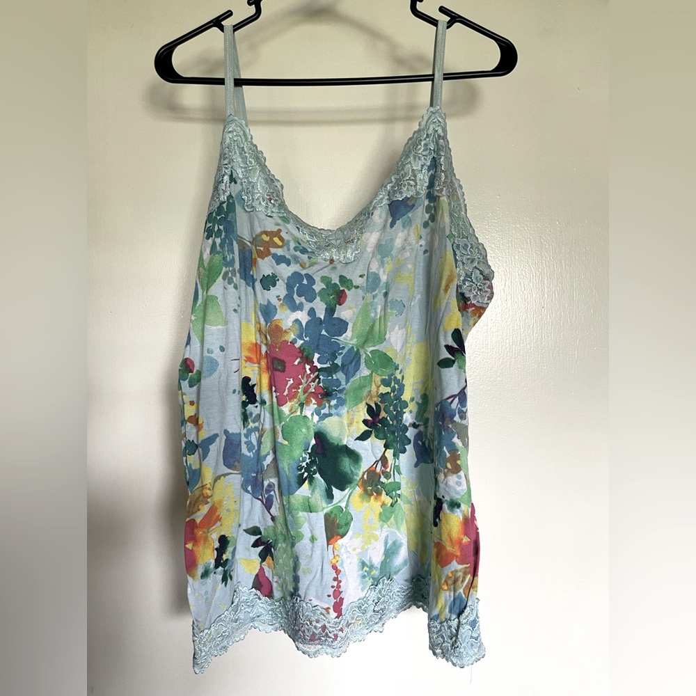 Floral tank with lace